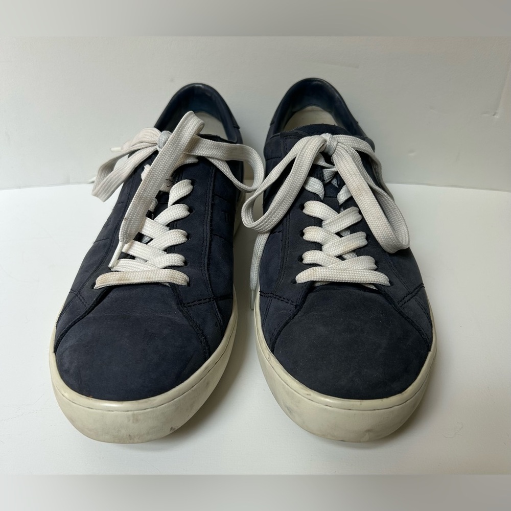 TOS’S Men's Suede Navy Sneakers.
Size: US- 8